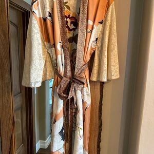 GORGEOUS Kimono!!! Brand new w/tags. Aratta brand